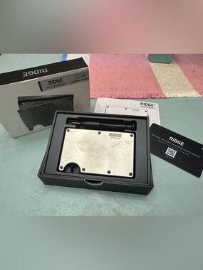 RIDGE Titanium RFID Blocking Wallet